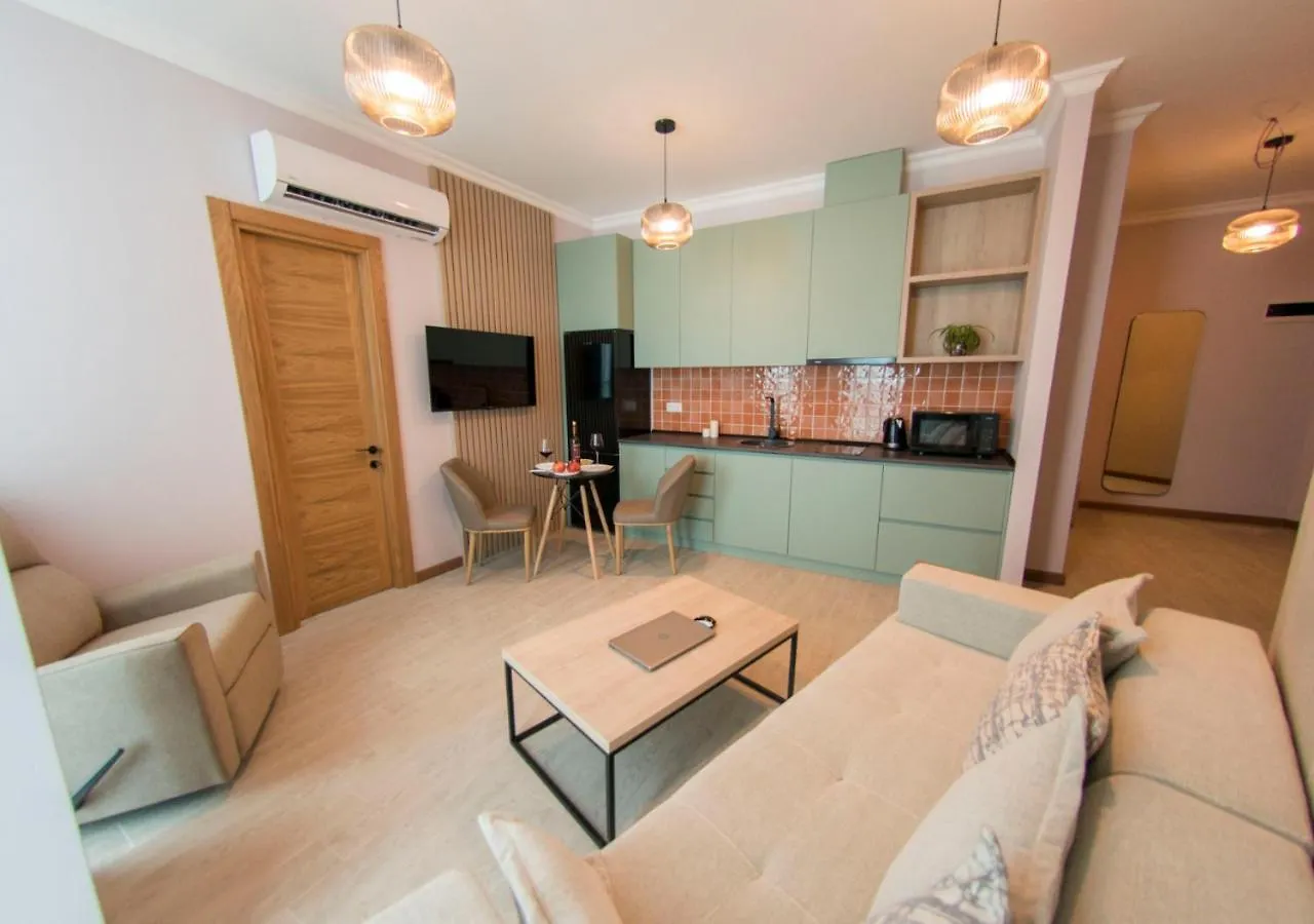 Season Suite Apart-Hotel Batumi 5*,