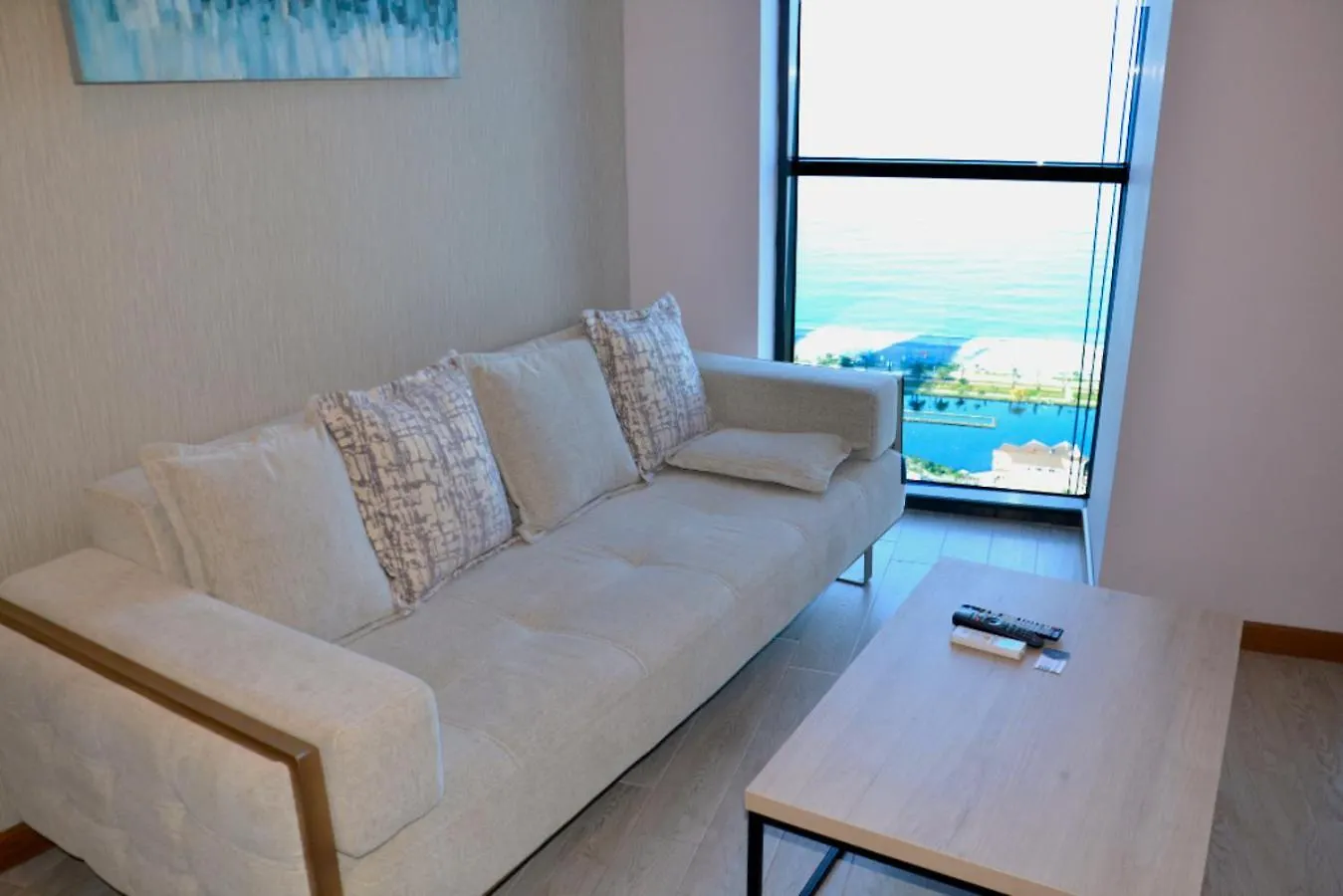 Season Suite Apart-Hotel Batumi
