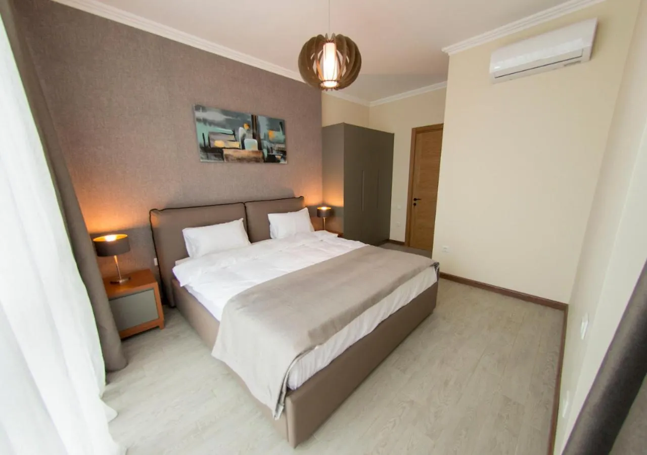 باتومي Season Suite Apart-Hotel 5*,  جورجيا